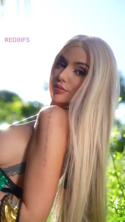 Nyvi Estephan gostosa