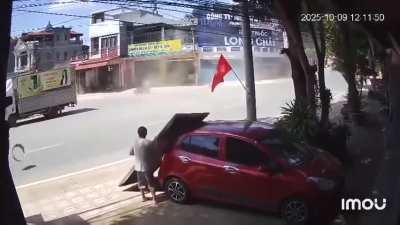Tire explodes out of nowhere
