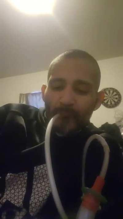 wish I had a wet peach to engulf in this smoke.