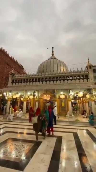Hazrat Nizamuddin Dargah. New Delhi
