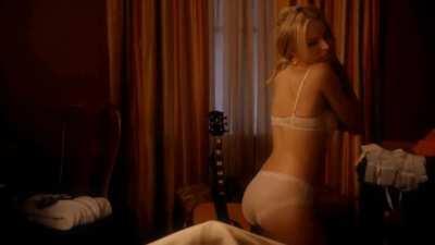 Kristen Bell being hot