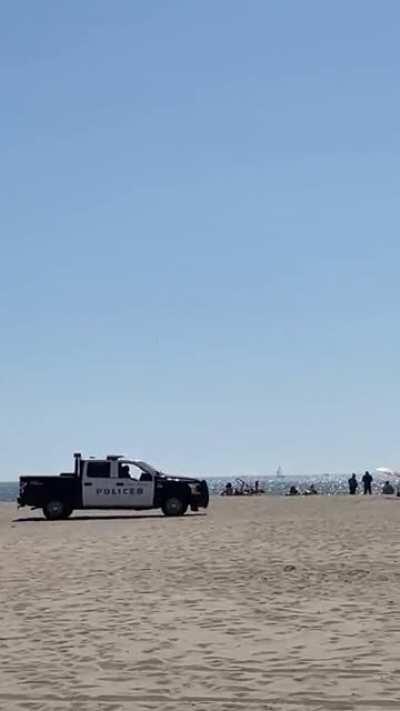 Snorting sand W/ Santaboobs