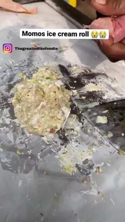 [We live in a society] Momo Ice Cream Roll, Delhi