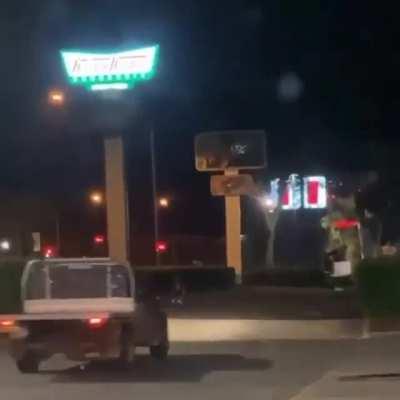 HMRB while I get the ute airborne at Maccas