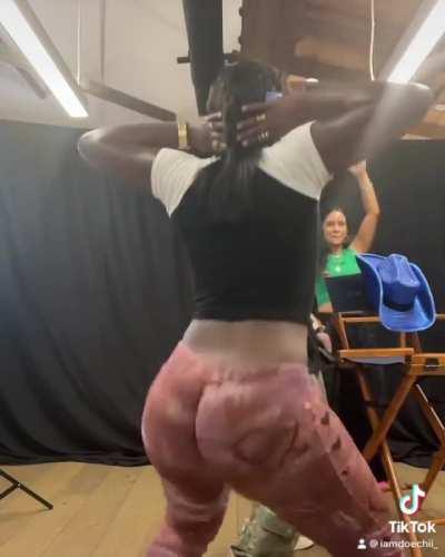 Twerking and dropping it low