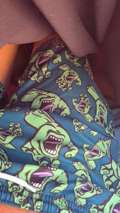 Fingering my GF in a PUBLIC BEACH