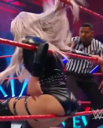Liv’s ass loves the ropes