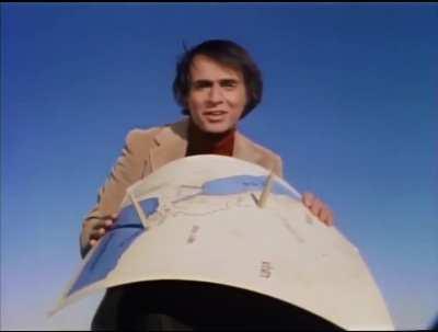 Carl Sagan explains how Eratosthenes calculated circumference of the Earth (Credit: furdong on YouTube)