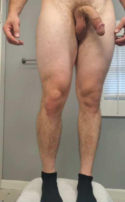 Need a workout partner? Anytime I exercise I always see[m] to lose my clothes 😏