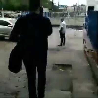 Miojo sendo expulso do uber😳😳😳