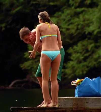 Blue Bikini in Smallville, episode Aqua