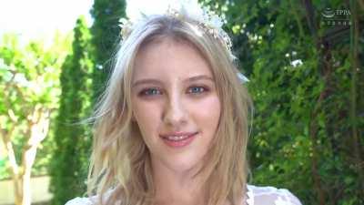 Teasing, chaste kisses