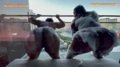 When bigbooty bitches link up 😈🎥 IYKYK