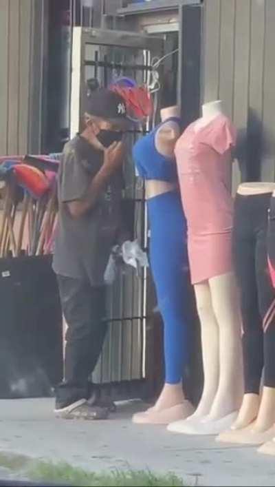 Me-, me-, membro comun!??? E vc???😳👉👈