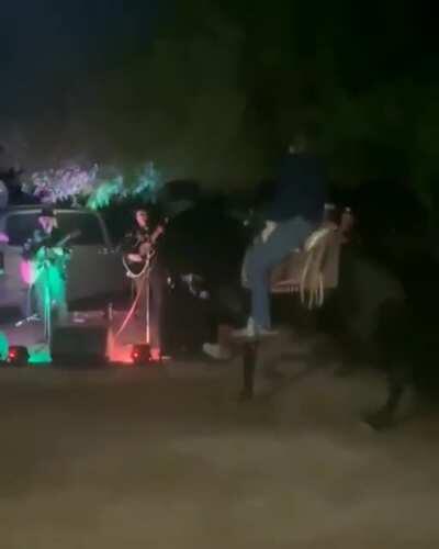 And gaucho goes uhuul! (sound on)