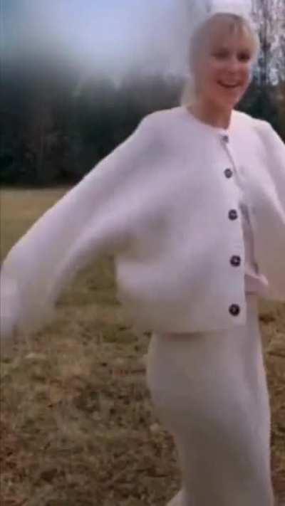 Millie-Bobby-Brown// 3/4