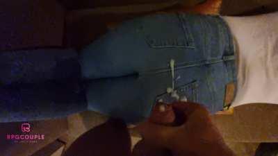 Cumshot on my fat ass in tight jeans