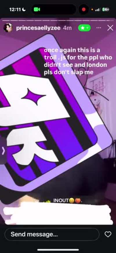 Girl shaking ass covered🙄