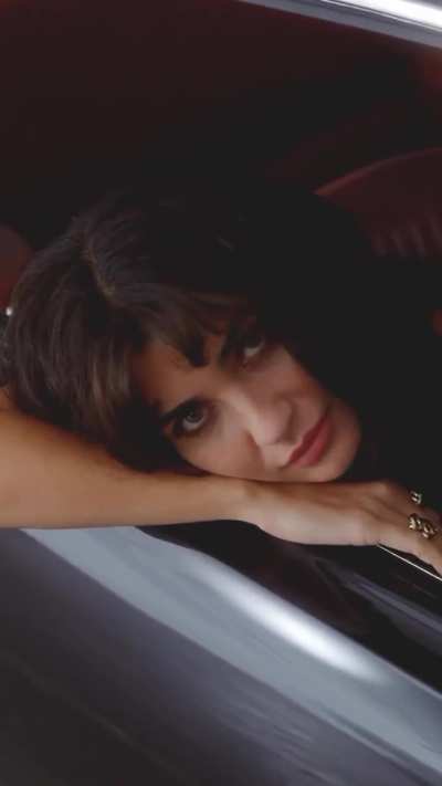 Tuba Büyüküstün Bazaar Photoshoot