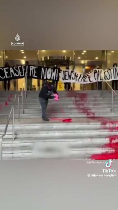 Jewish activists poured red paint on the steps of the Israeli consulate in Toronto, demanding a ceasefire in Gaza. 