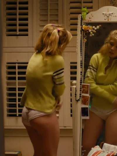 Just wanna bend Jennette McCurdy over