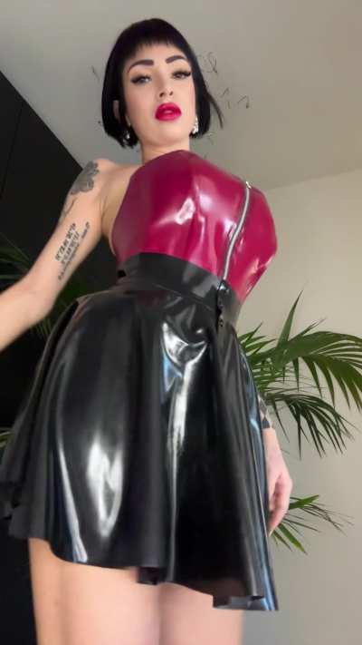 less than 5 inches flaccid? arrow up and say ¨i'm a loser¨ if you admit it