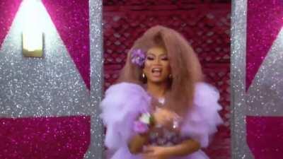 God bless this cupcake for making us smile week after week. *spoiler*