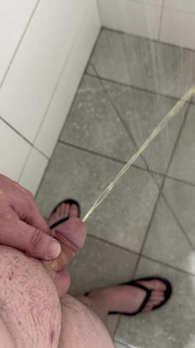 Casual shower pissing