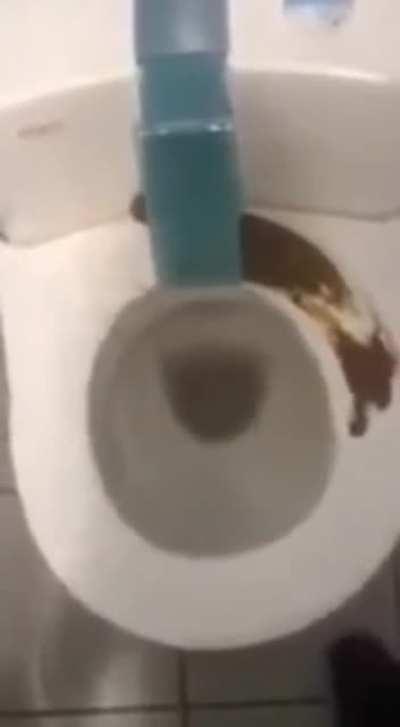 Spreadin Nutella on breakfast at brunch gaming