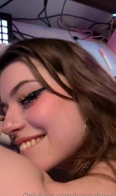 Hannahuwu new content - F0lder B3l0w