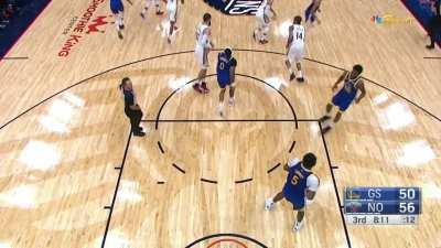 [Highlight] Gary Payton II wins a jump ball against Jonas Valanciunas