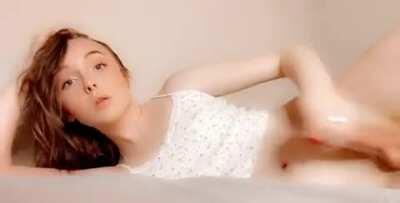 come drain my girl cock 😘