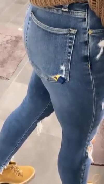 Jenna in jeans