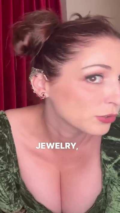 Carlotta Champagne and Rach Allday 