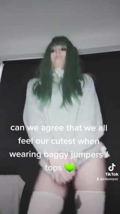 Baggy jumpers always make me feel cute 🥺 (@bibunnyxo)