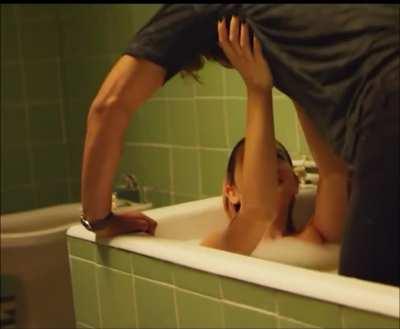 Ana de Armas in bathtub🥵