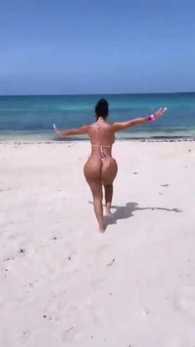 Chinese Kitty (@Chinesekitty) Beach 3