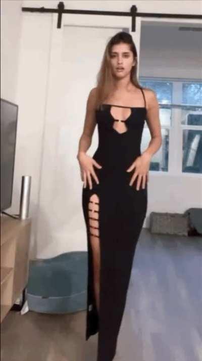 Obsessed with her 🤤