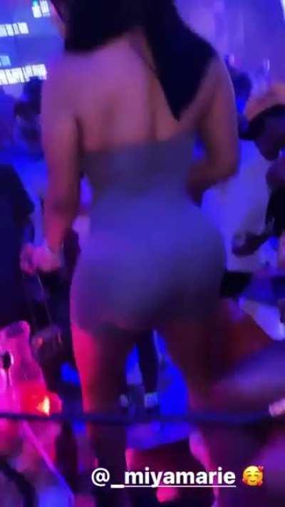 🍑