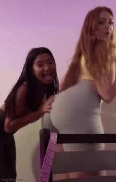 Worshipping that Ass 🍑