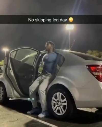 This guy's superhuman strength!