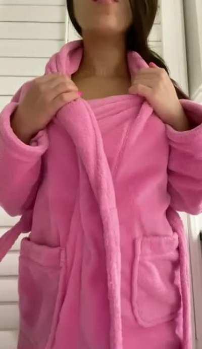 Petite & perky. Am I fuckable?