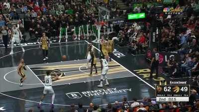 [Highlight] Jrue Holiday, Derrick White and Jayson Tatum cap off the 2nd quarter with beautiful ball movement and a buzzer beating triple from Tatum