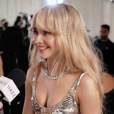 Sabrina carpenter at met gala