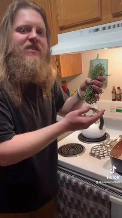 2 professional chefs teach about cooking NY Strips