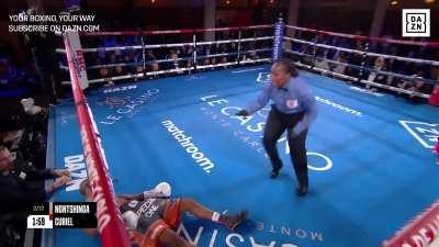 Beautiful overhand by Adrian Curiel to KO Sivenathi Nontshinga