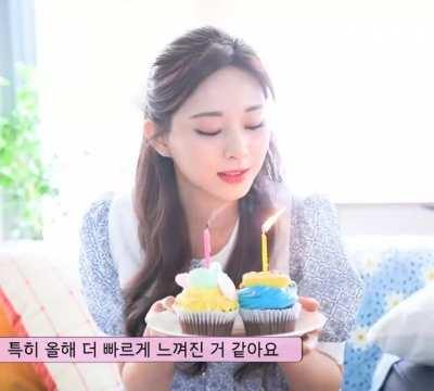 211007 - Tzuyu blowing out the candles on her muffins