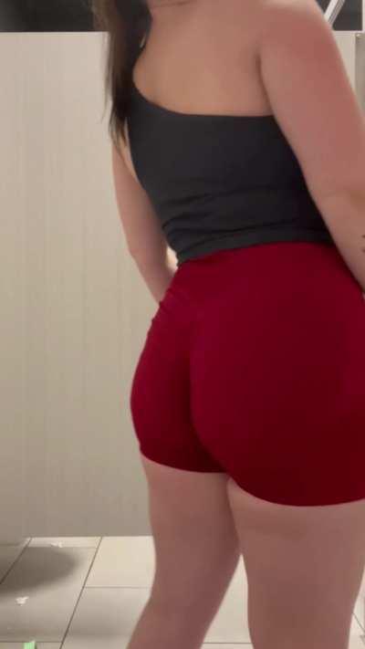 Felt [F]it at the gym