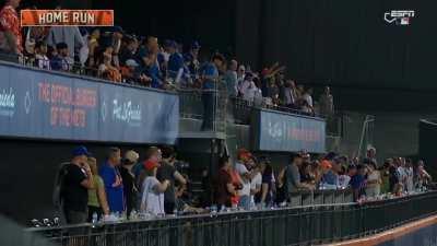 [Highlight] [Highlight] Blake Sabol's pinch hit 2-run homer brings the Giants within two runs of the Mets in the seventh.