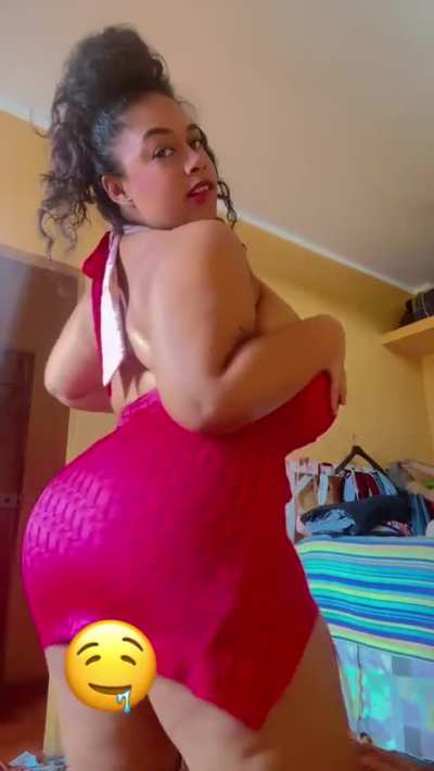 Latinas are naturally beautiful and blessed